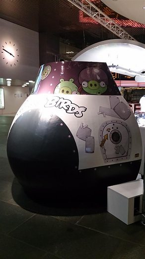  Angry Birds space shuttle