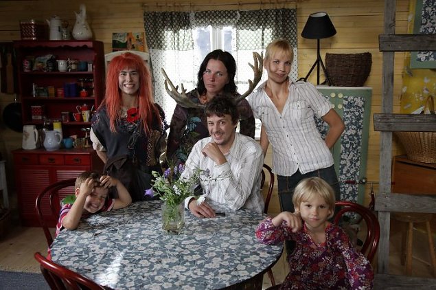  Children�s TV series ''N�binina'' decorations, props and costumes