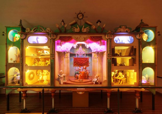  Mechanical puppet-theatre